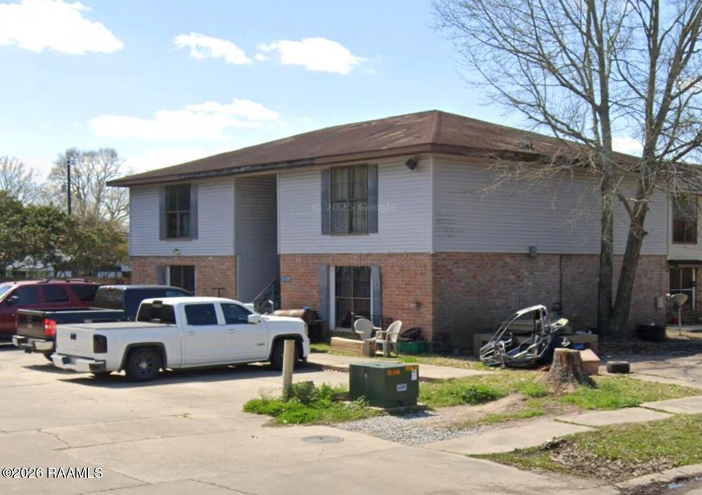 211 Lodge Drive, Lafayette, LA 70506