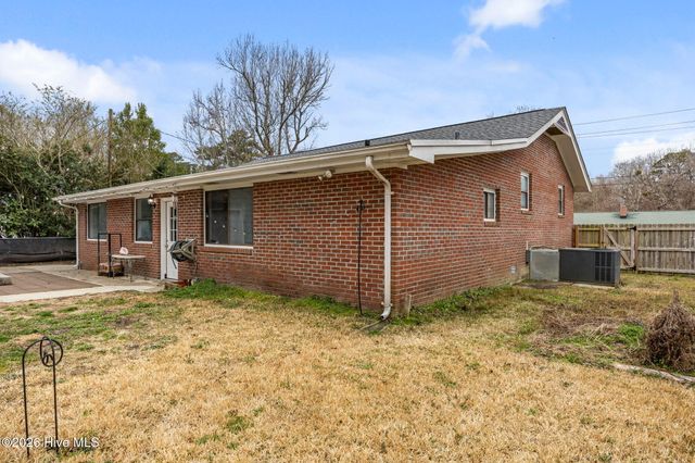 402 Jarman Street, Jacksonville, NC 28540