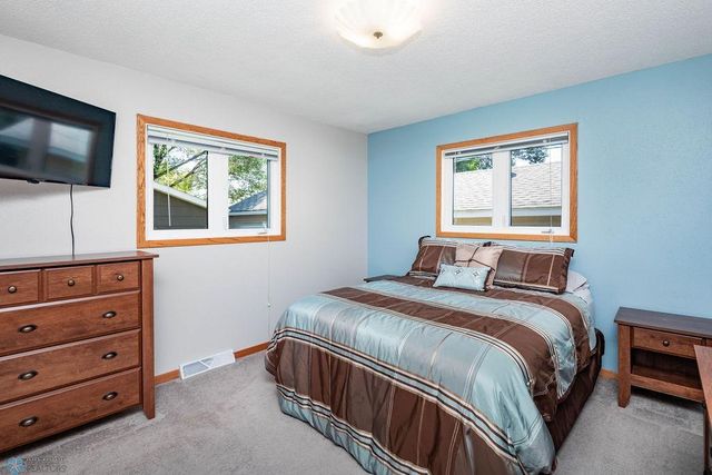 105 5th Avenue W, West Fargo, ND 58078