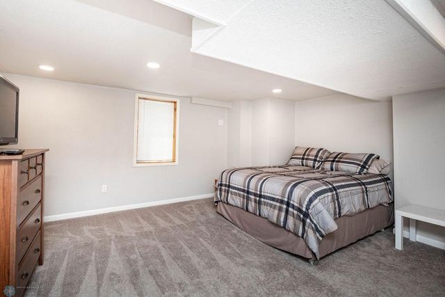 105 5th Avenue W, West Fargo, ND 58078
