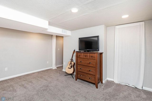 105 5th Avenue W, West Fargo, ND 58078