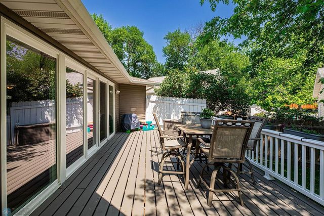 105 5th Avenue W, West Fargo, ND 58078