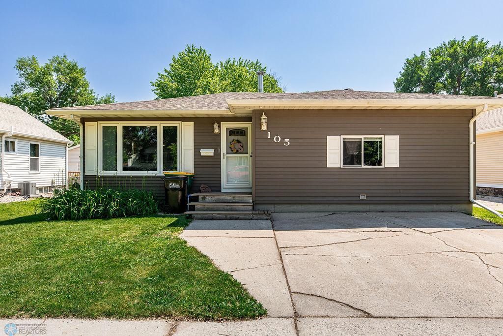 105 5th Avenue W, West Fargo, ND 58078