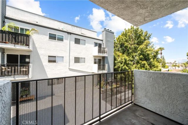1919 E Beverly 205, Long Beach, CA 90802