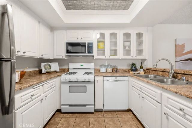 1919 E Beverly 205, Long Beach, CA 90802