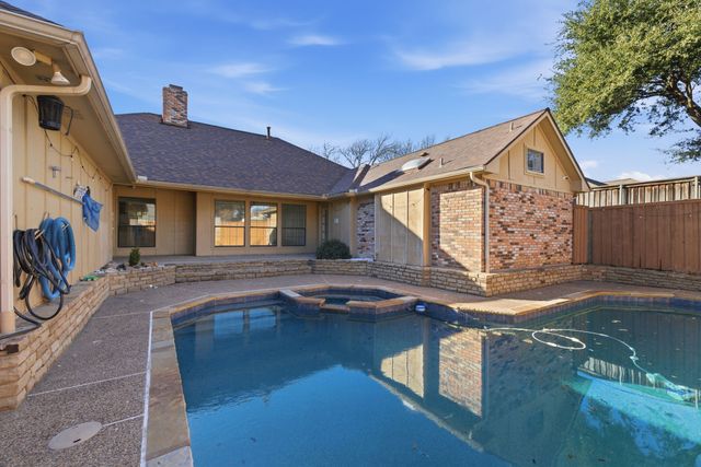 18516 Featherwood Drive, Dallas, TX 75252