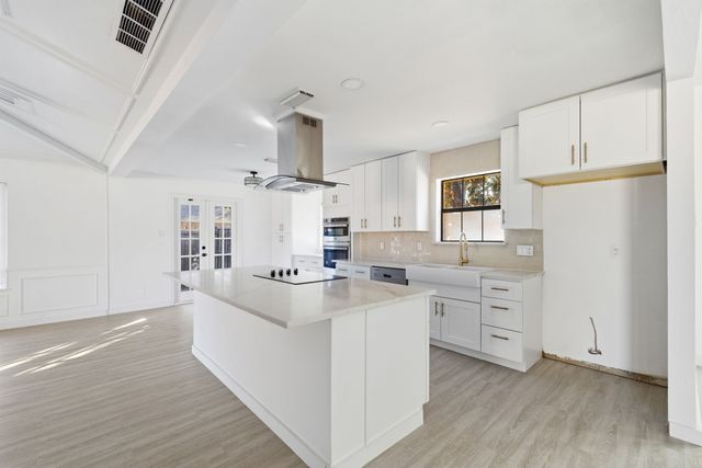 18516 Featherwood Drive, Dallas, TX 75252