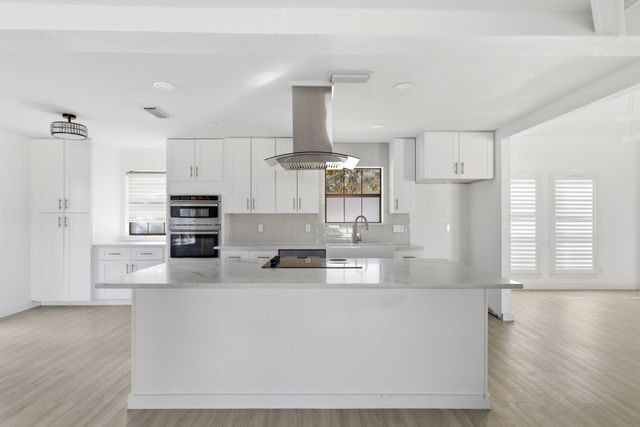 18516 Featherwood Drive, Dallas, TX 75252