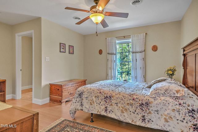 23047 Lone Eagle Drive, Bristol, VA 24202