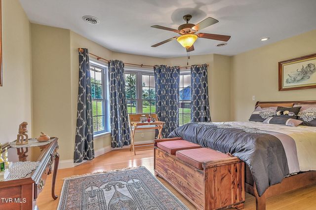 23047 Lone Eagle Drive, Bristol, VA 24202