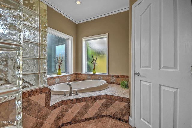 23047 Lone Eagle Drive, Bristol, VA 24202