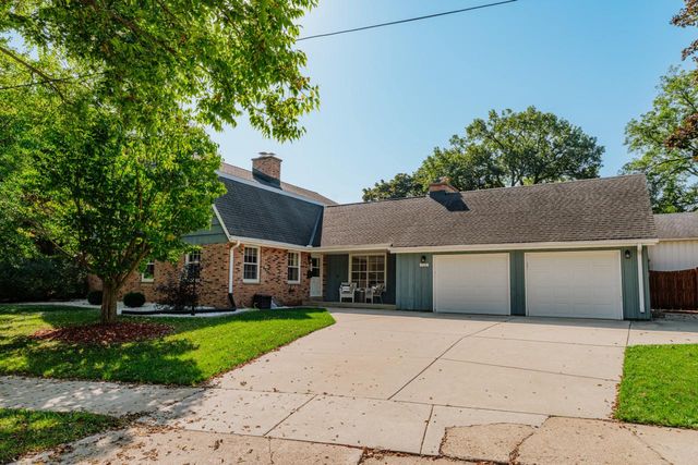 735 E Wabash AVENUE, Waukesha, WI 53186