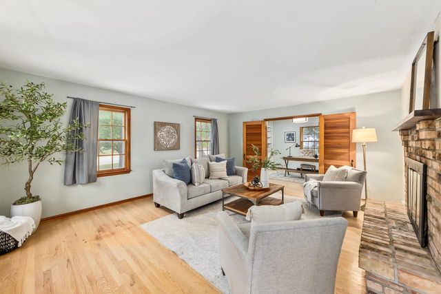 735 E Wabash AVENUE, Waukesha, WI 53186