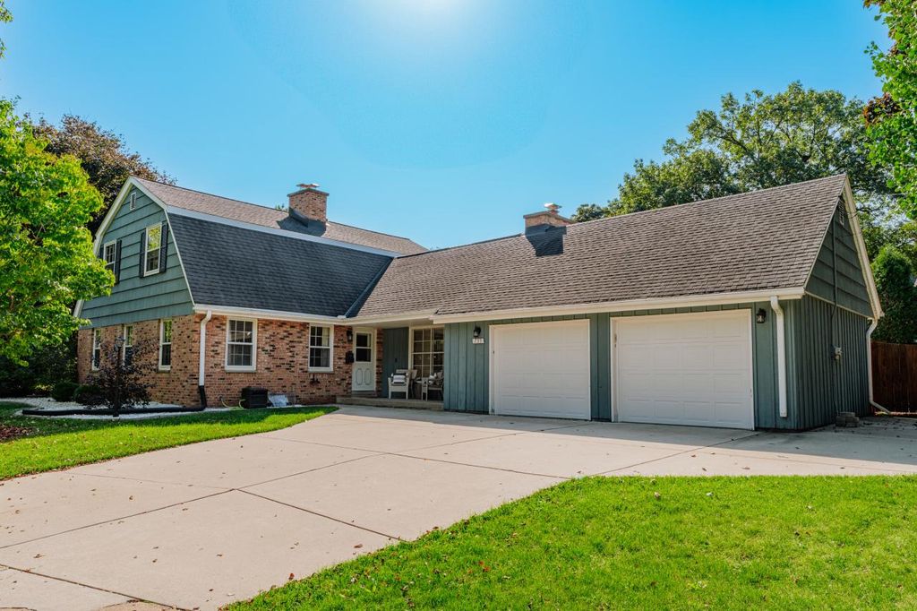 735 E Wabash AVENUE, Waukesha, WI 53186