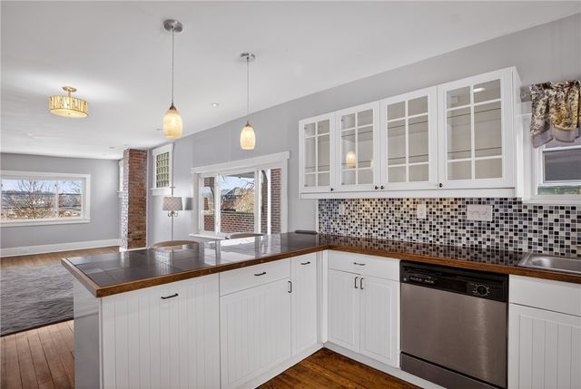 613 Doolittle Ave, Carnegie, PA 15106