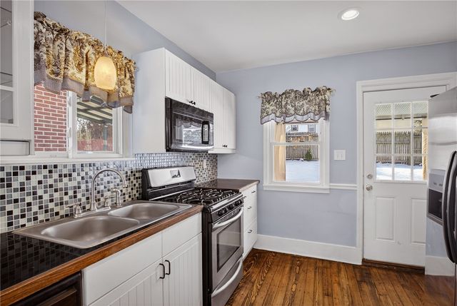 613 Doolittle Ave, Carnegie, PA 15106