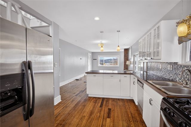 613 Doolittle Ave, Carnegie, PA 15106