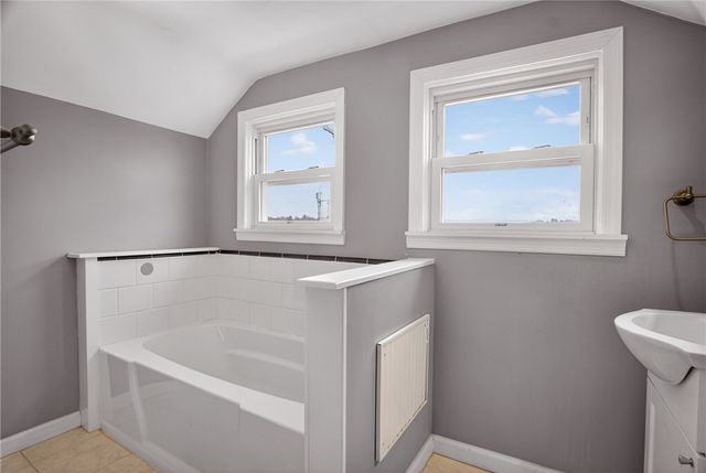 613 Doolittle Ave, Carnegie, PA 15106