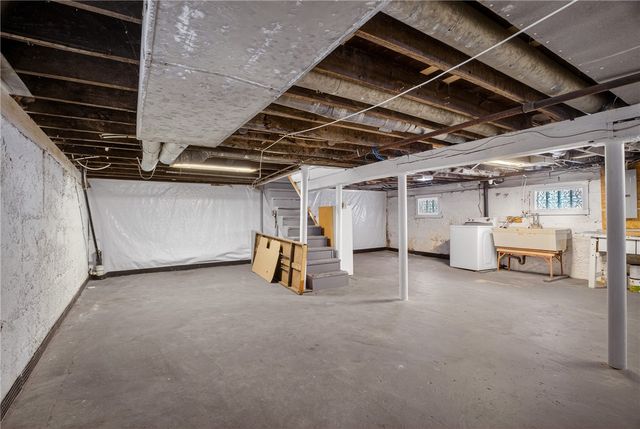 613 Doolittle Ave, Carnegie, PA 15106