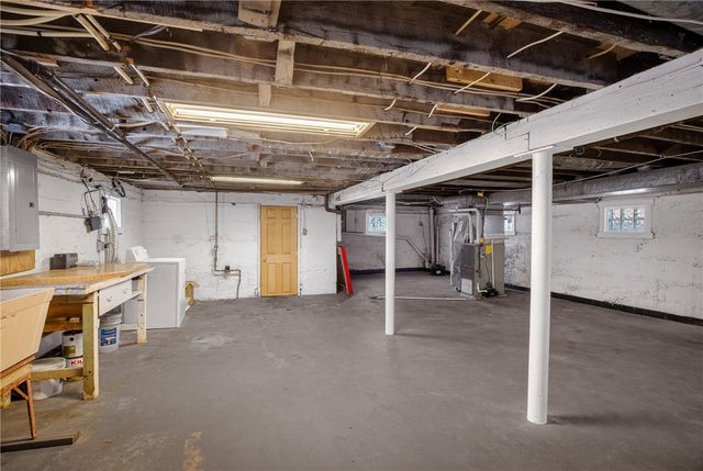 613 Doolittle Ave, Carnegie, PA 15106