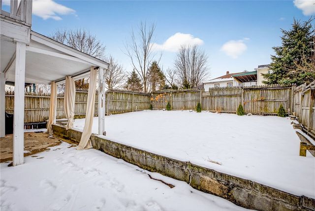 613 Doolittle Ave, Carnegie, PA 15106