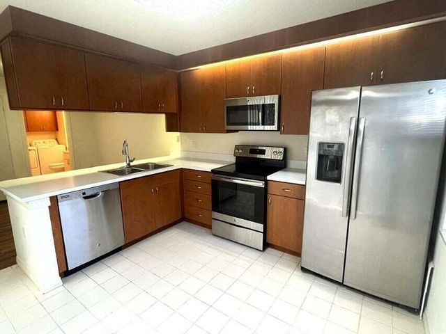 7 Amherst Court Apt A, Royal Palm Beach, FL 33411