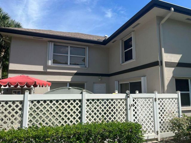 7 Amherst Court Apt A, Royal Palm Beach, FL 33411