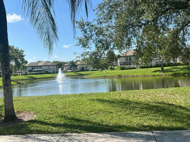 7 Amherst Court Apt A, Royal Palm Beach, FL 33411