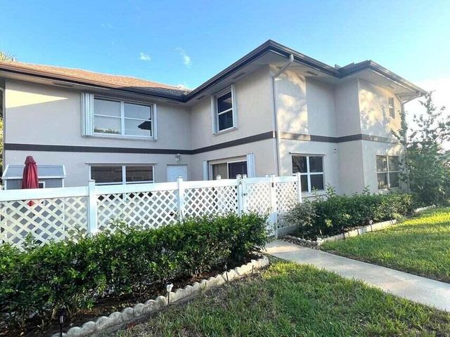 7 Amherst Court Apt A, Royal Palm Beach, FL 33411
