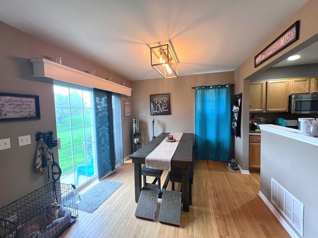 419 Windham Cove Drive 419, Crystal Lake, IL 60014