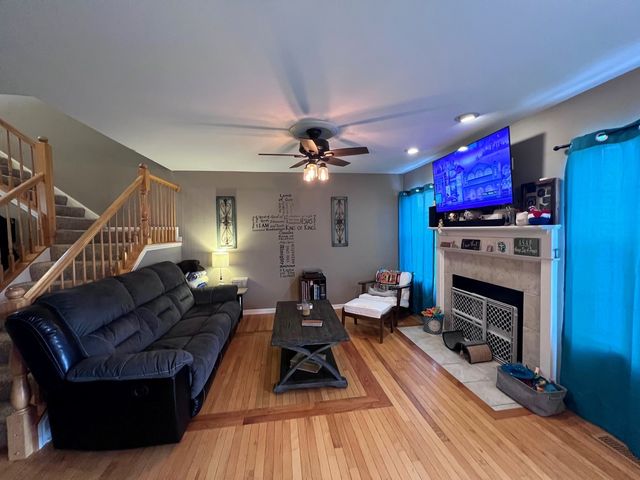 419 Windham Cove Drive 419, Crystal Lake, IL 60014