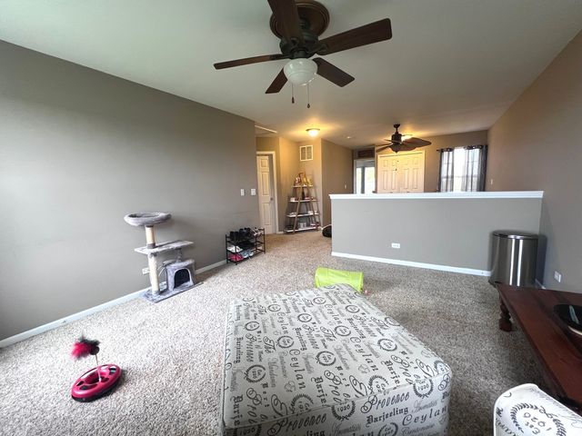 419 Windham Cove Drive 419, Crystal Lake, IL 60014
