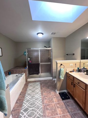 419 Windham Cove Drive 419, Crystal Lake, IL 60014
