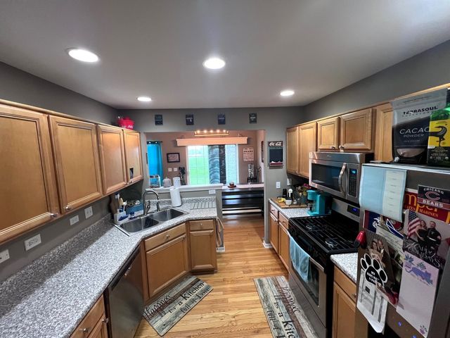 419 Windham Cove Drive 419, Crystal Lake, IL 60014
