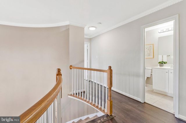 2000 GALLOWS TREE LN, Vienna, VA 22182