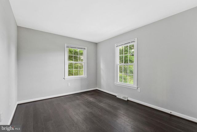 2000 GALLOWS TREE LN, Vienna, VA 22182