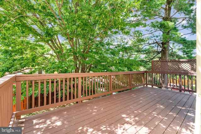 2000 GALLOWS TREE LN, Vienna, VA 22182