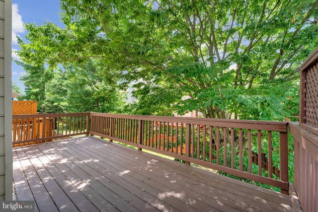 2000 GALLOWS TREE LN, Vienna, VA 22182