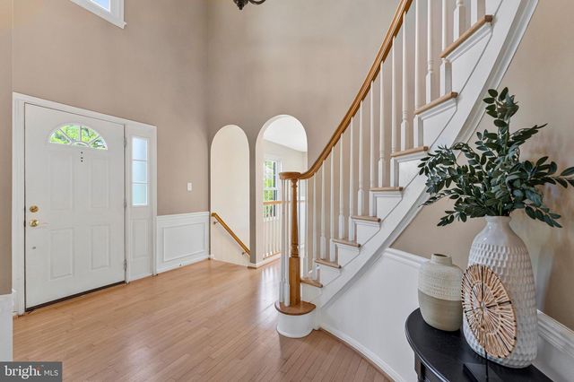 2000 GALLOWS TREE LN, Vienna, VA 22182
