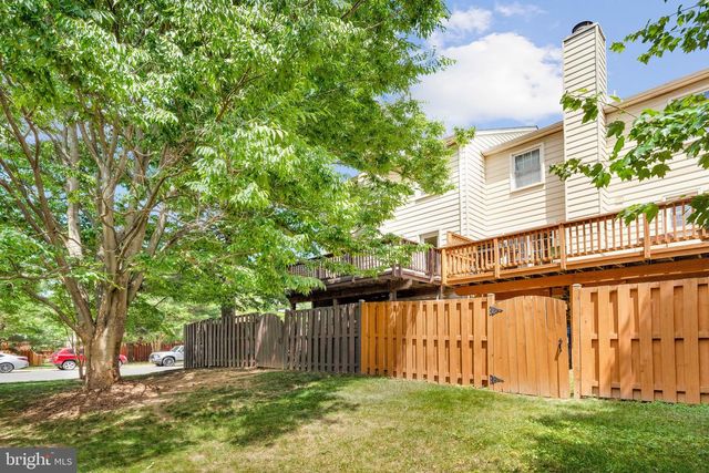 2000 GALLOWS TREE LN, Vienna, VA 22182