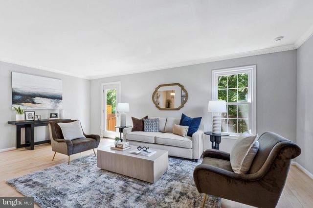 2000 GALLOWS TREE LN, Vienna, VA 22182
