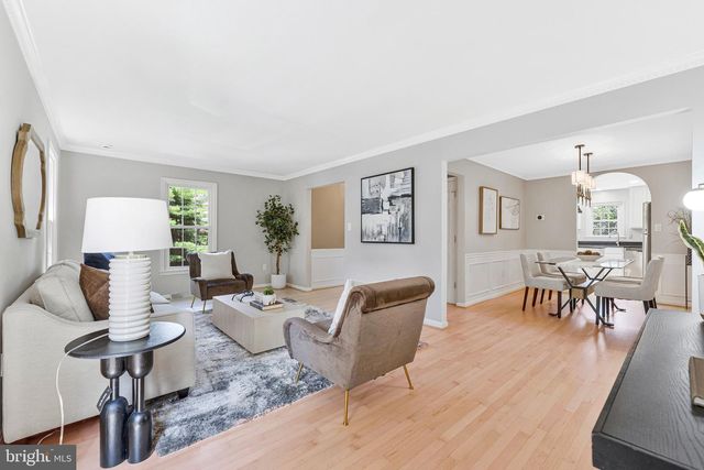 2000 GALLOWS TREE LN, Vienna, VA 22182