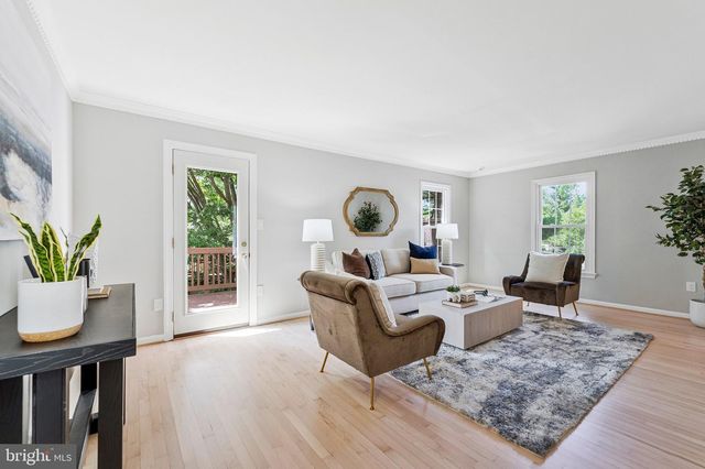 2000 GALLOWS TREE LN, Vienna, VA 22182