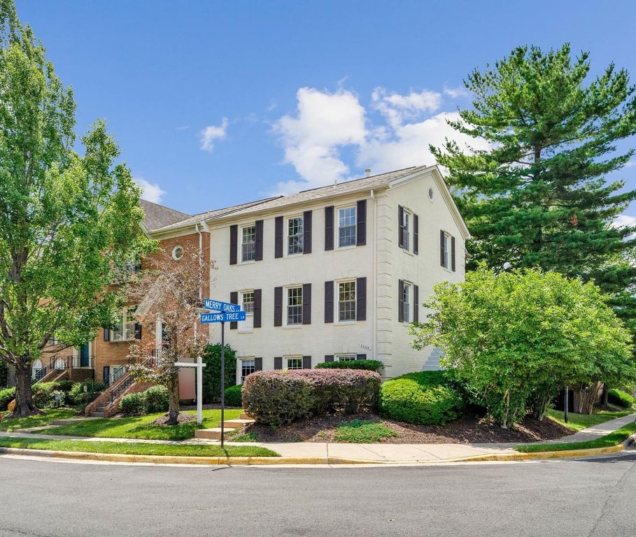 2000 GALLOWS TREE LN, Vienna, VA 22182