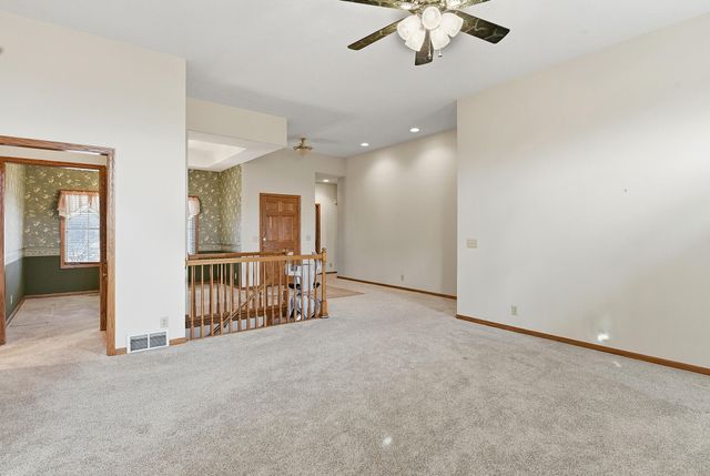 1725 FAIROAKS, Council Bluffs, IA 51503