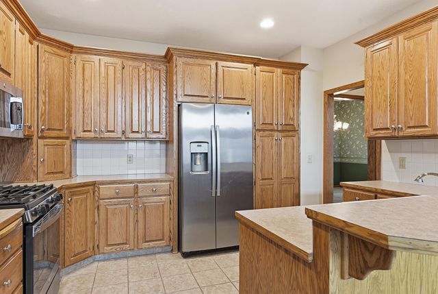 1725 FAIROAKS, Council Bluffs, IA 51503