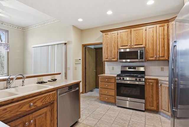 1725 FAIROAKS, Council Bluffs, IA 51503