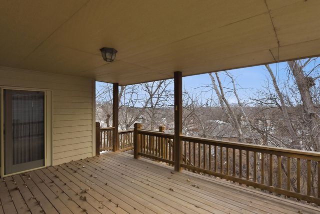 1725 FAIROAKS, Council Bluffs, IA 51503