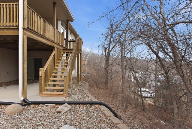 1725 FAIROAKS, Council Bluffs, IA 51503