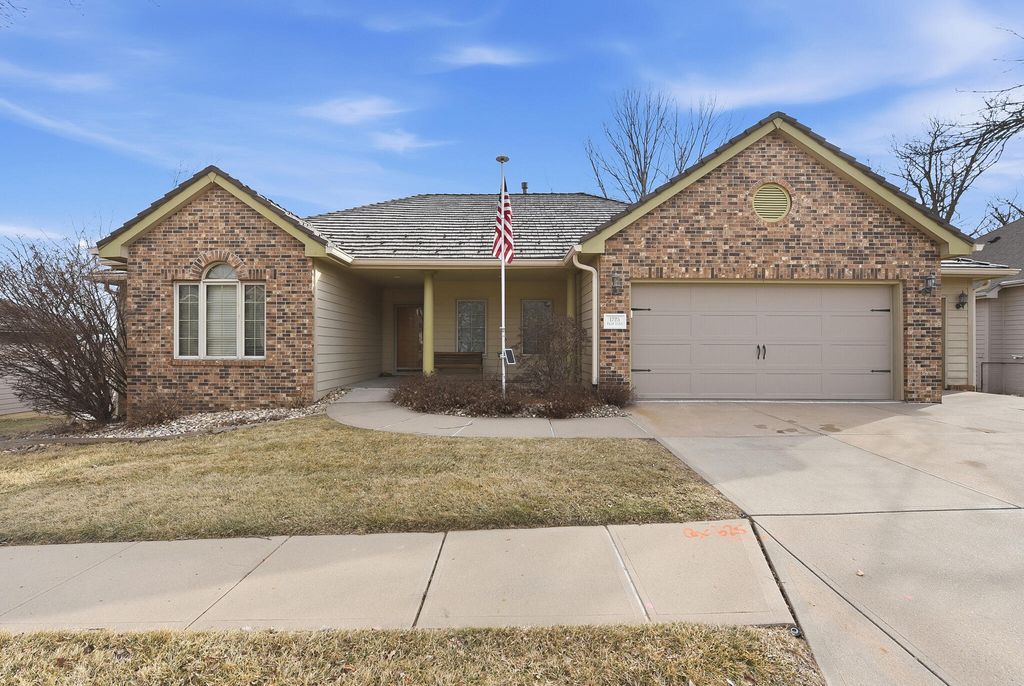 1725 FAIROAKS, Council Bluffs, IA 51503